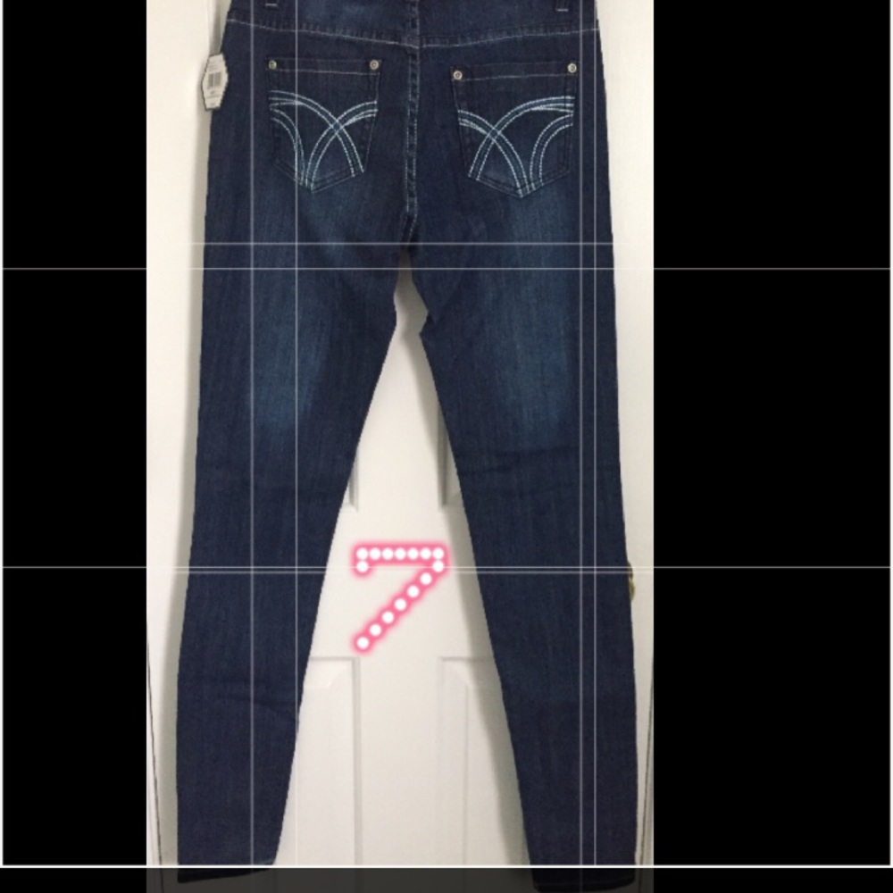 NWT Size 7 Juniors' Skinny Jeans
